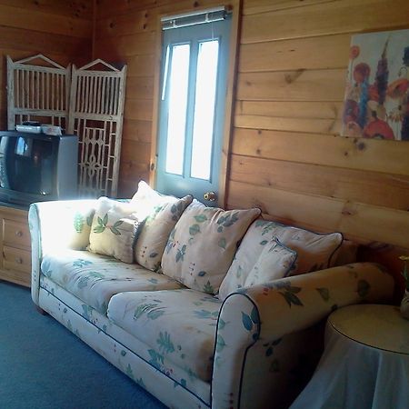 Stone Waters Inn Bellaire Экстерьер фото