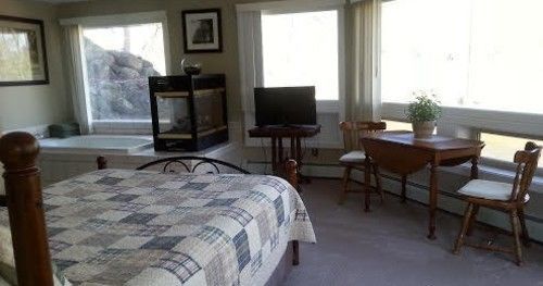 Stone Waters Inn Bellaire Экстерьер фото