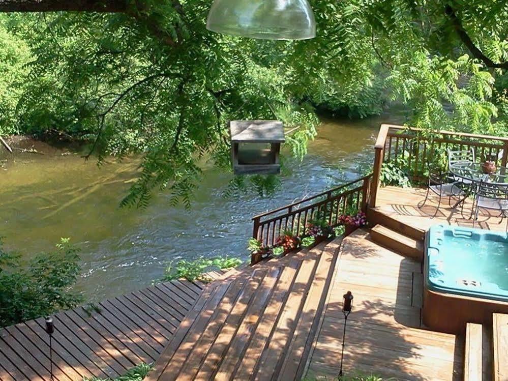 Stone Waters Inn Bellaire Экстерьер фото