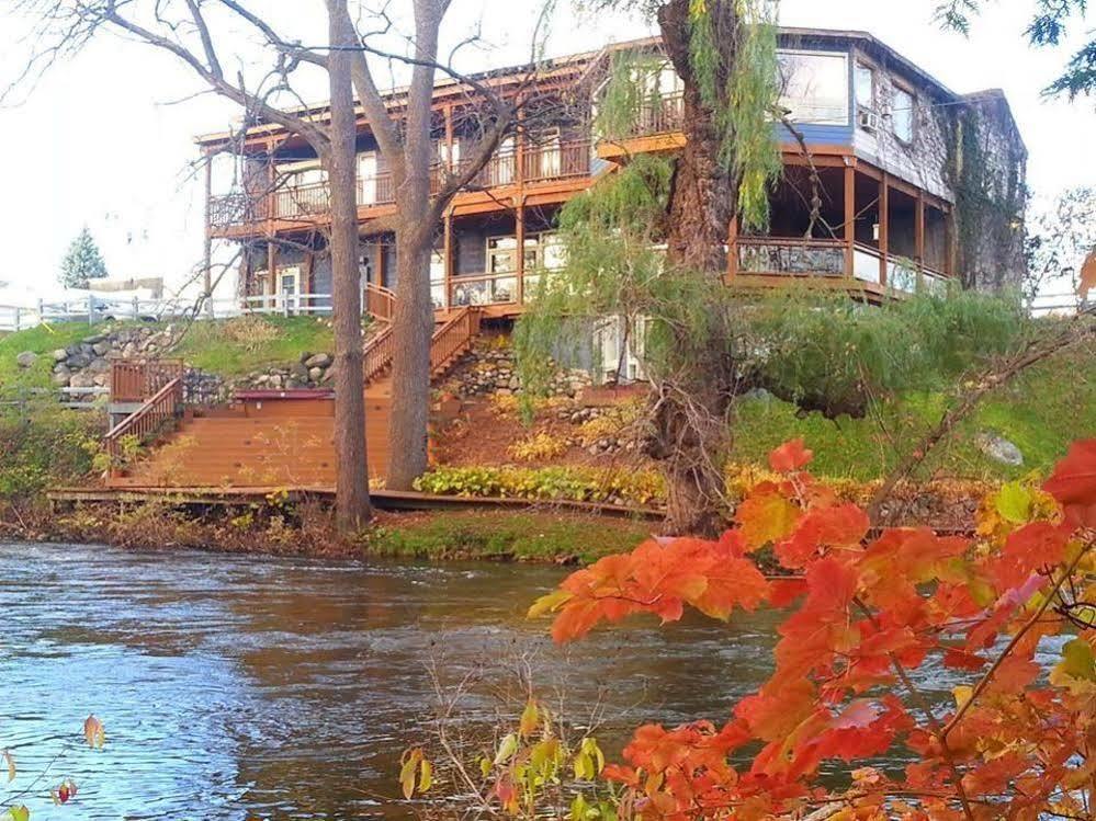 Stone Waters Inn Bellaire Экстерьер фото