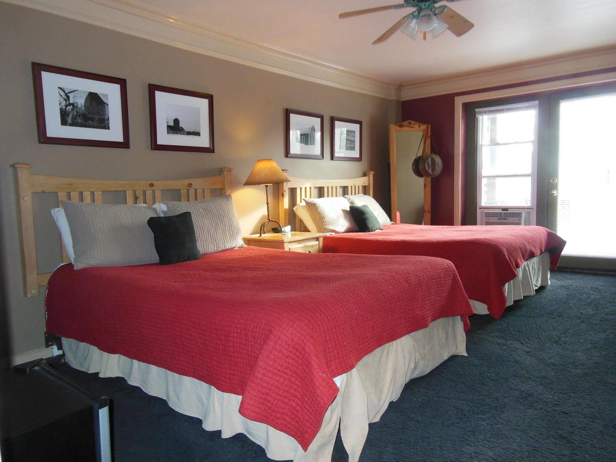 Stone Waters Inn Bellaire Экстерьер фото